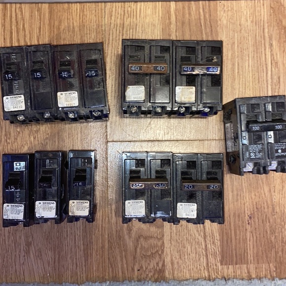 Q220 Siemens 40 Amp Double Pole Circuit Breaker 220volt or 110v 94032 used - Picture 6 of 6